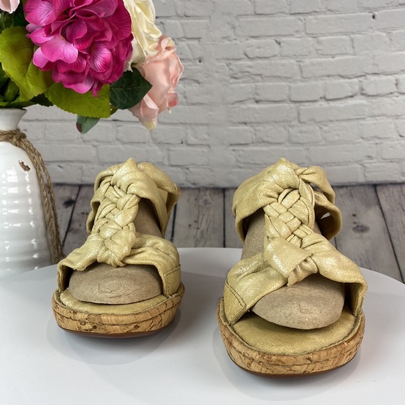 BORN Yellow Shimmer Leather Wedges - Picture 3 of 17